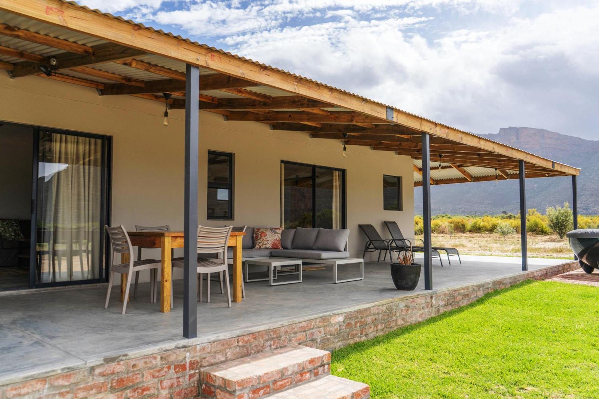 Alpha Excelsior Guest Farm Villa Клануилям Екстериор снимка